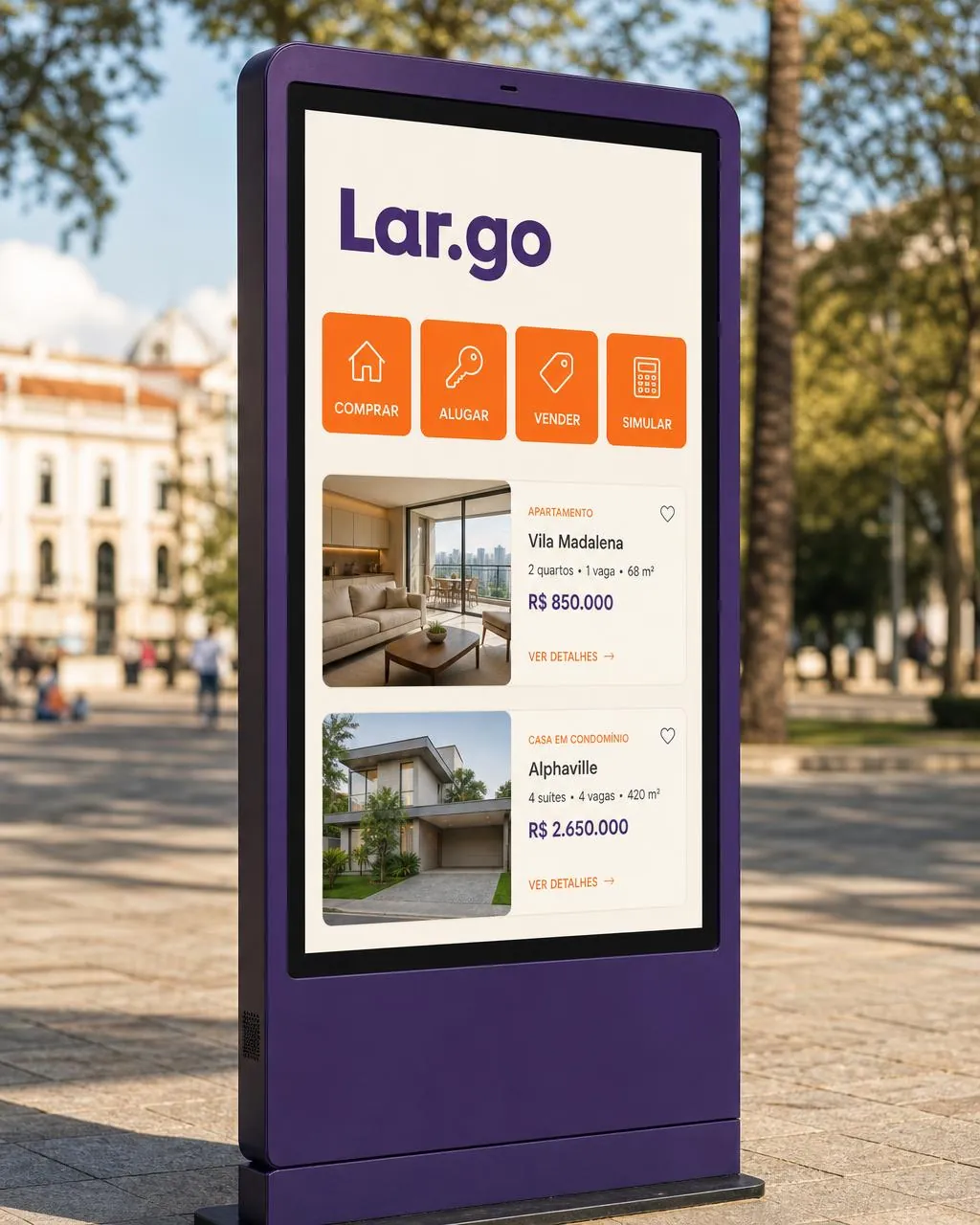 Totem Lar.go instalado em praça pública de Chapecó